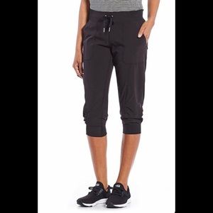 EUC Performance Microfiber Cargo Capri Pants
